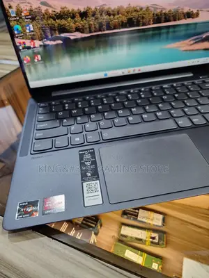 New Laptop Lenovo 12GB AMD Ryzen 5 SSD 512GB