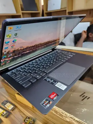 New Laptop Lenovo 12GB AMD Ryzen 5 SSD 512GB