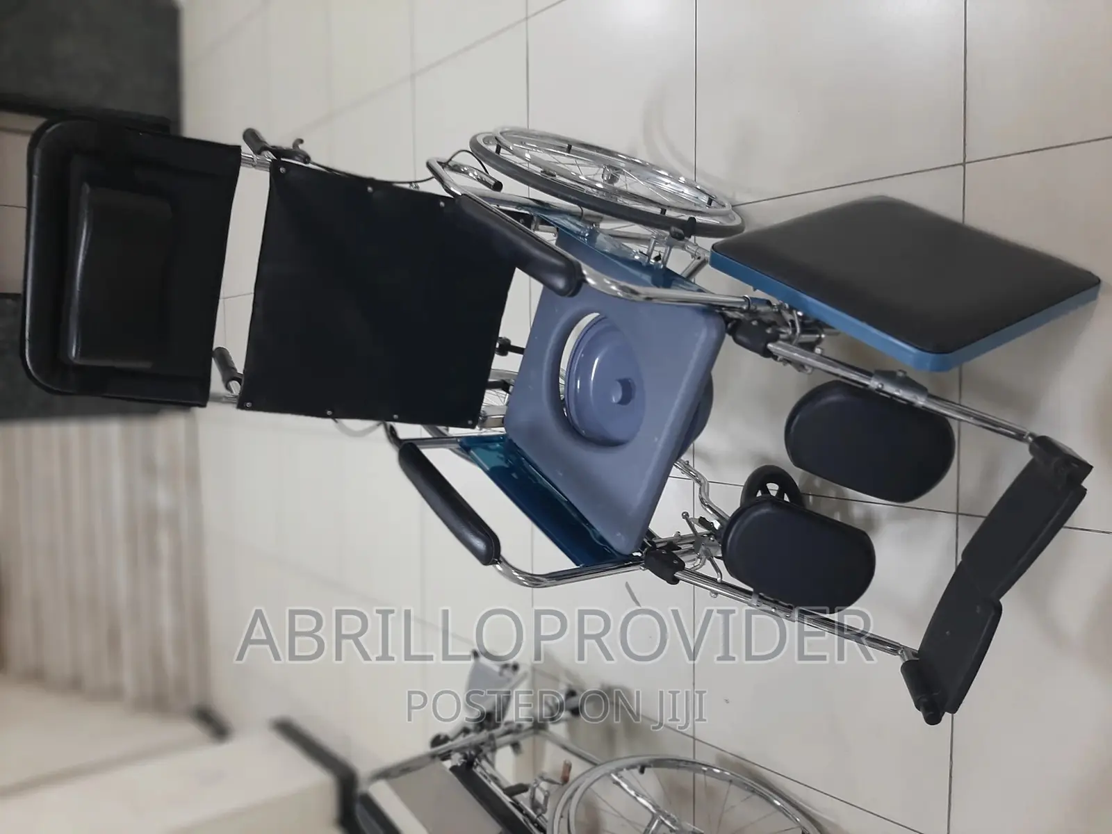 Hide Options Reclining Wheelchair>Wheelchair<Wheelchair