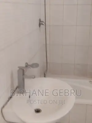5bdrm House in House Ware, Bole for rent