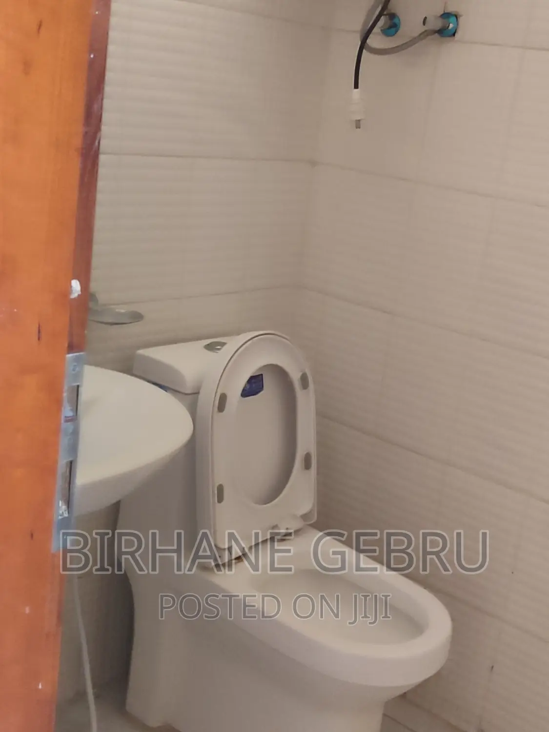 5bdrm House in House Ware, Bole for rent