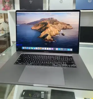 New Laptop Apple MacBook Pro 2017 16GB Intel Core I7 SSD 512GB