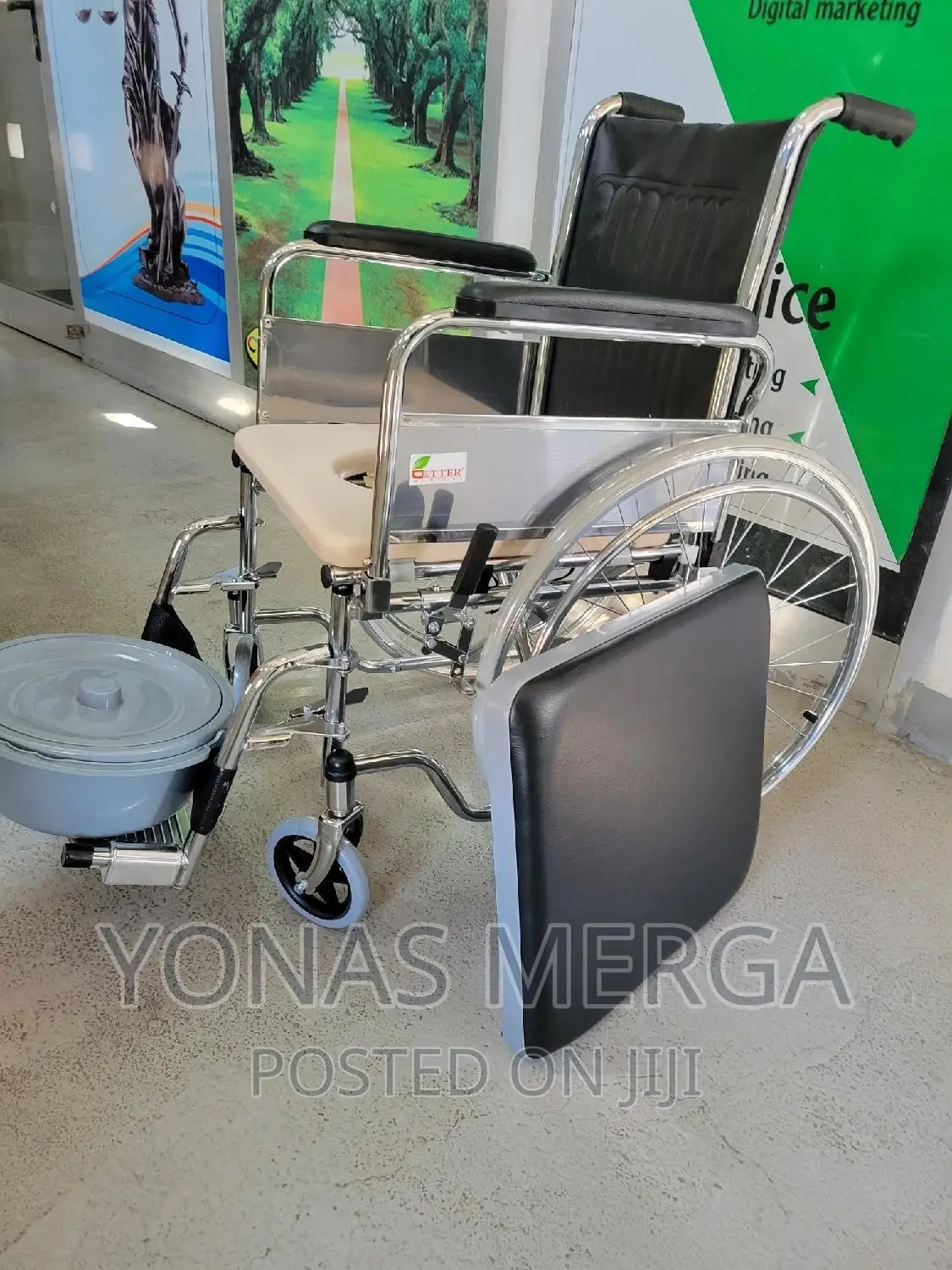 Wheelchair/Toilet/Seat Type:Cushioned Seat With Metal Base