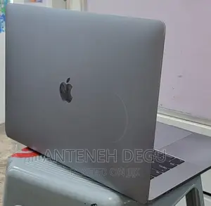 New Laptop Apple MacBook Pro 2017 16GB Intel Core I7 SSD 256GB