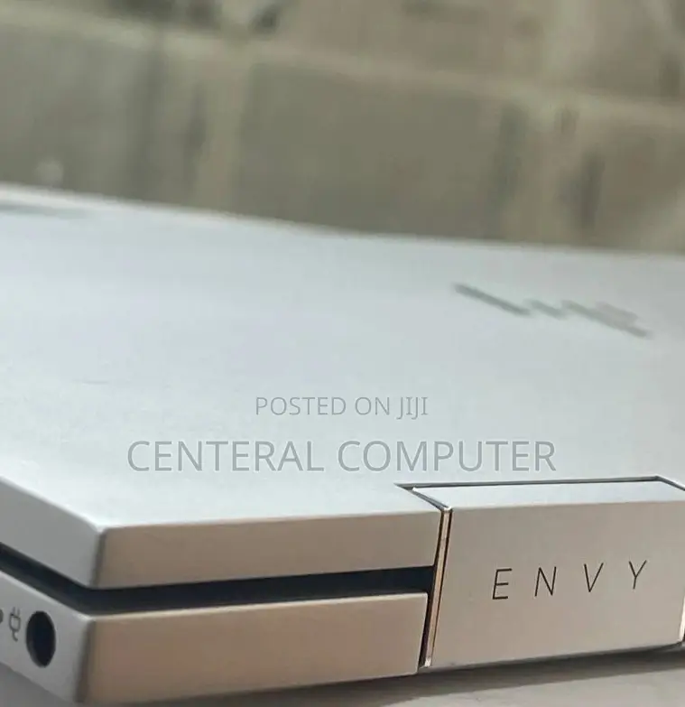 New Laptop HP Envy X360 8GB Intel Core I5 SSD 512GB