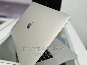 New Laptop Apple MacBook Pro 2017 16GB Intel Core I7 SSD 256GB