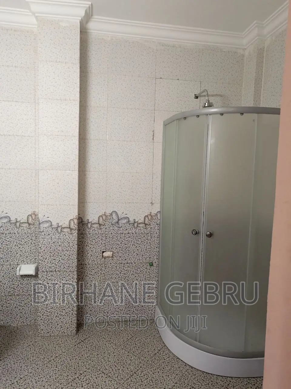 5bdrm House in House, Bole for rent