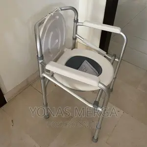 Toilet Chair_designed to Be Very Easy to Take on and Off.