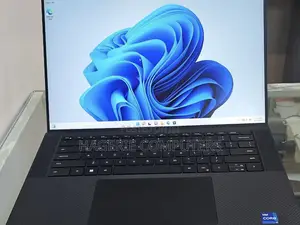 New Laptop Dell XPS 15 16GB Intel Core I7 SSD 512GB