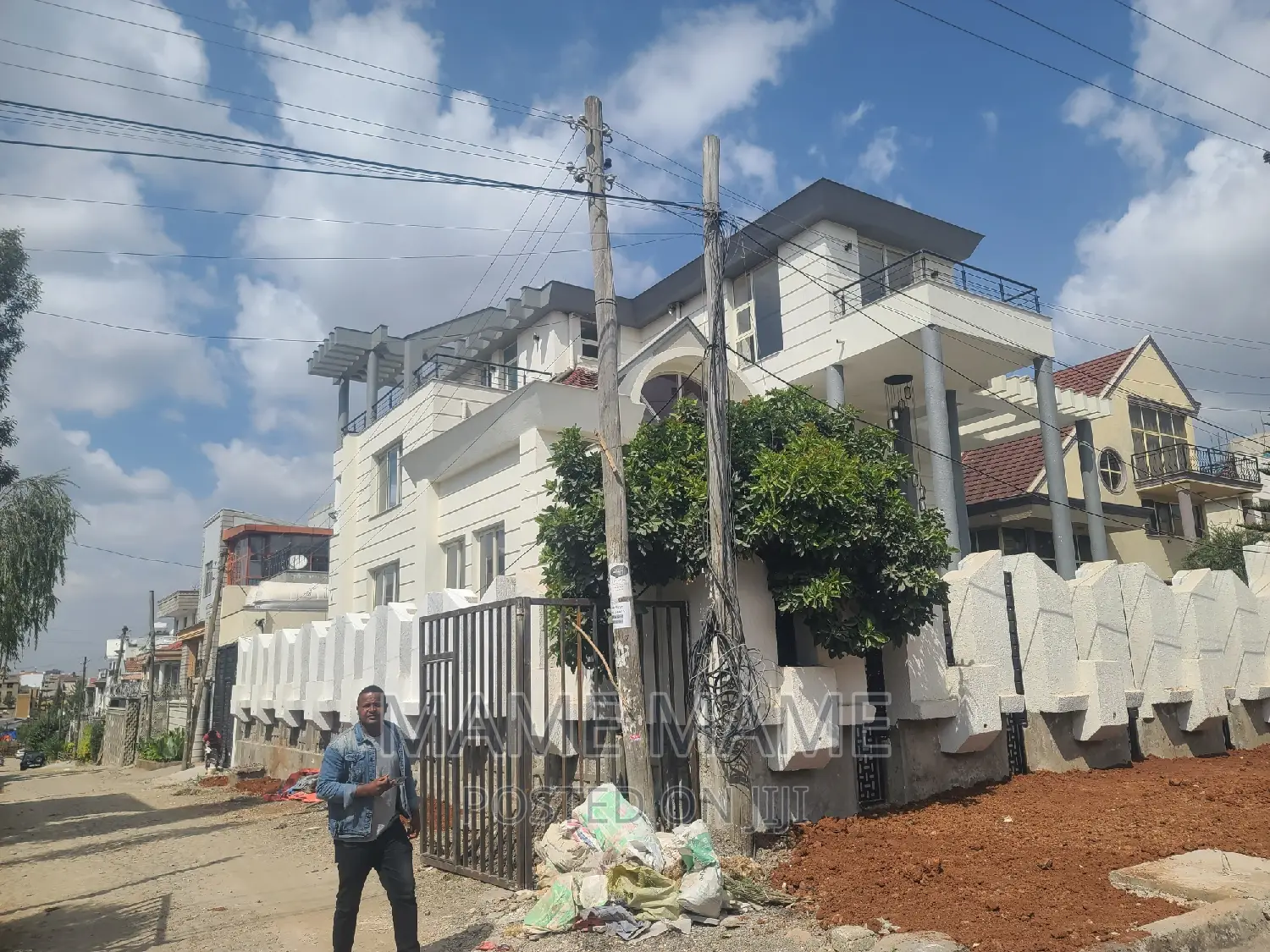 9bdrm House in Addis Abeba, Bole for sale
