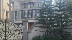 8bdrm House in Addis Abeba, Bole for sale