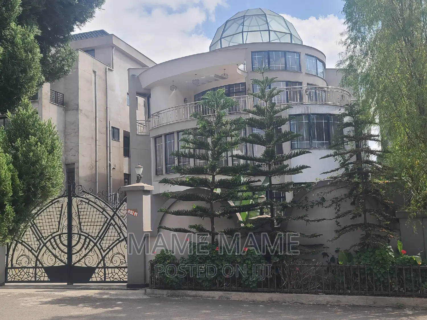 8bdrm House in Addis Abeba, Bole for sale