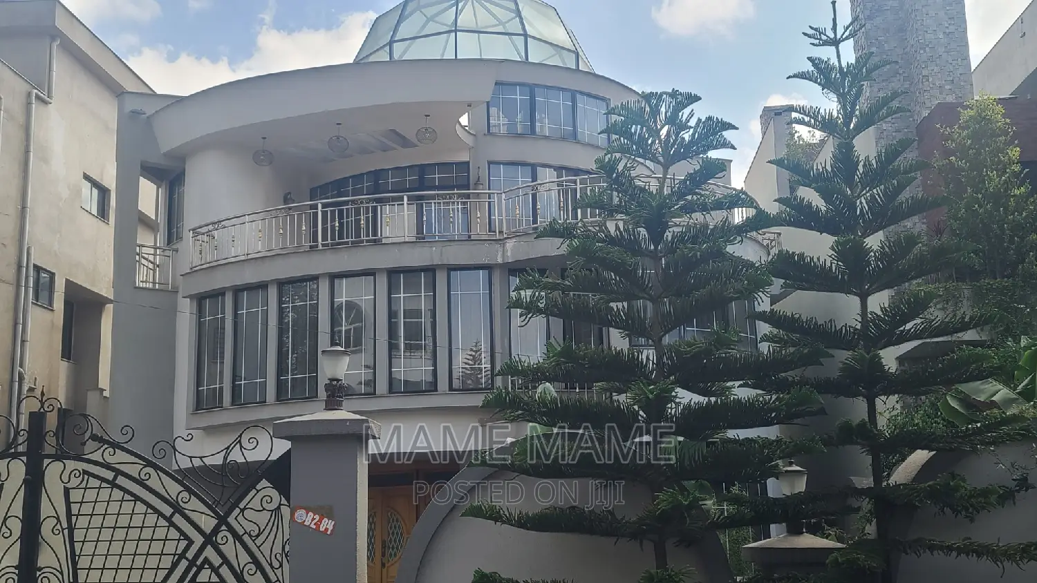 8bdrm House in Addis Abeba, Bole for sale