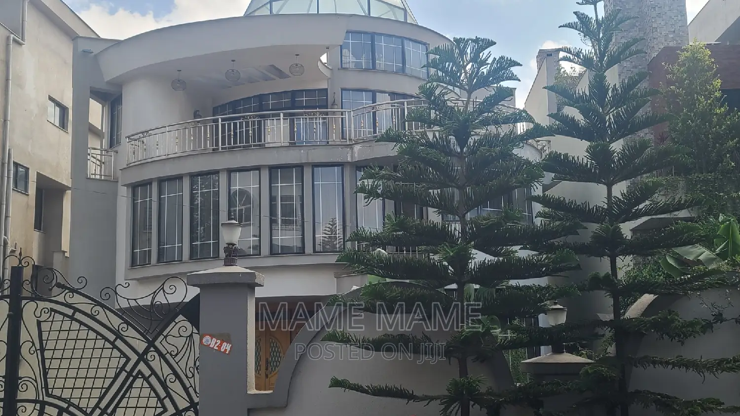 8bdrm House in Addis Abeba, Bole for sale