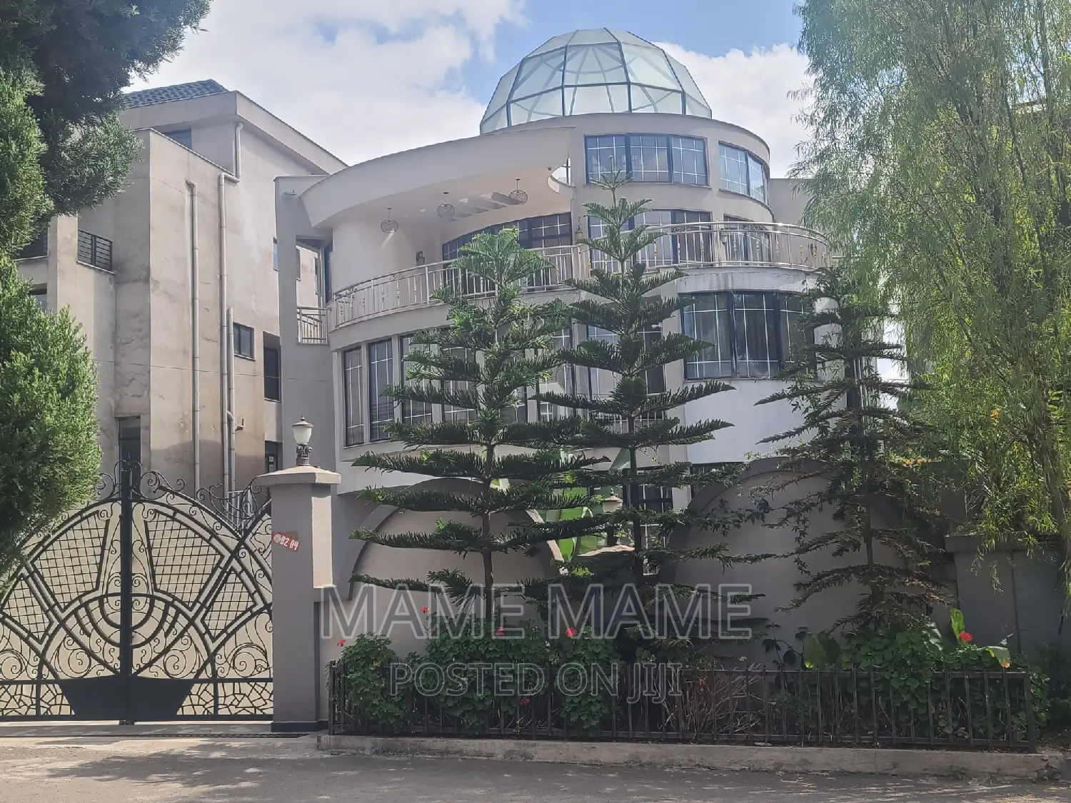 8bdrm House in Addis Abeba, Bole for sale
