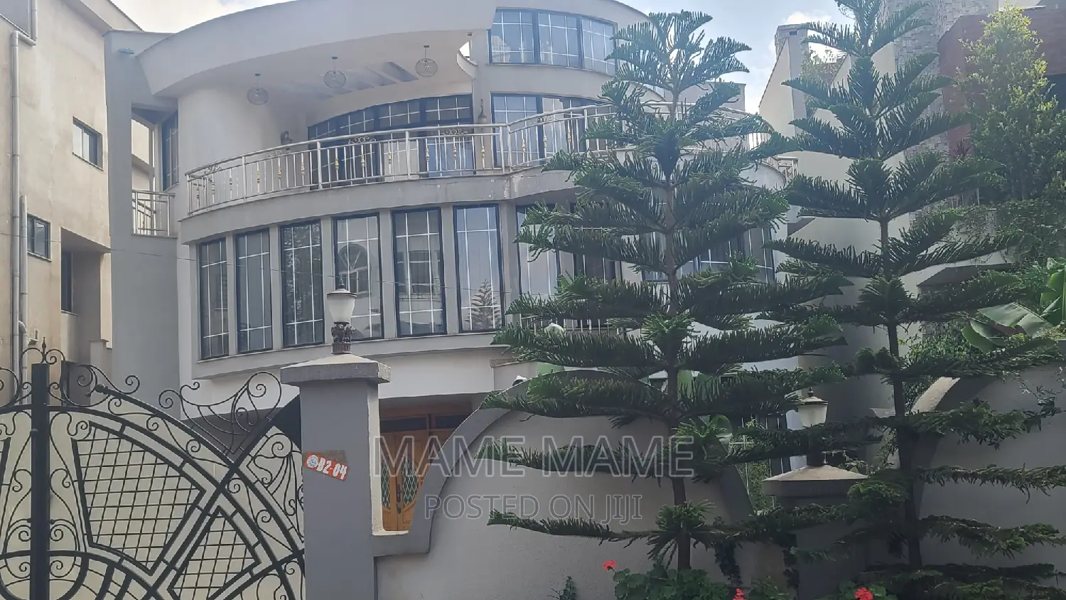 8bdrm House in Addis Abeba, Bole for sale