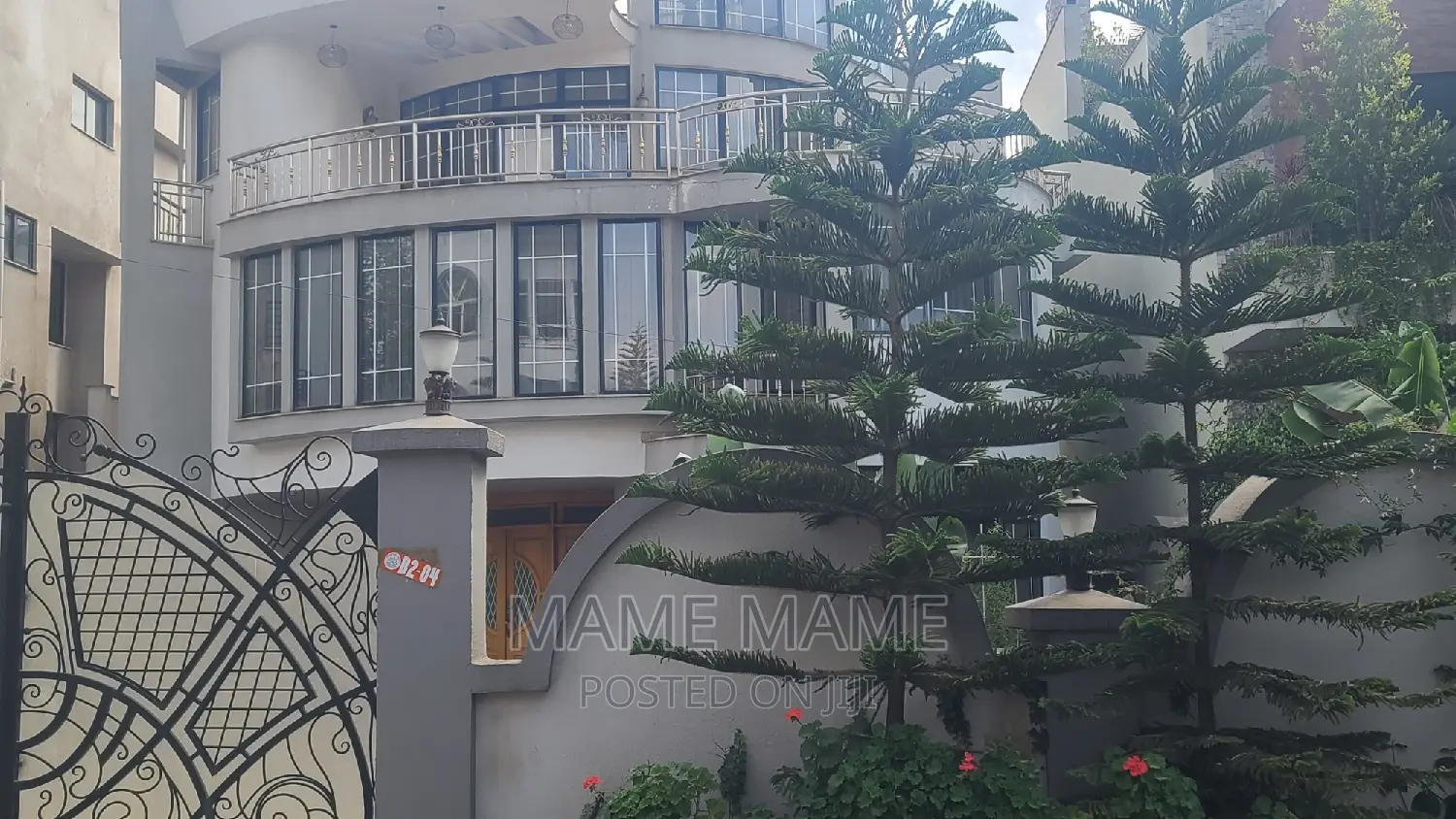 8bdrm House in Addis Abeba, Bole for sale