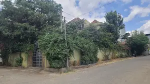 8bdrm House in Addis Abeba, Bole for sale