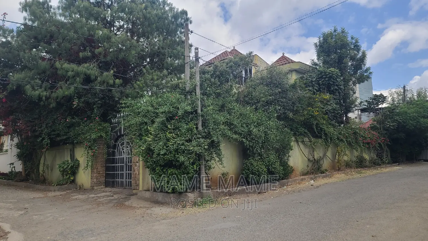 8bdrm House in Addis Abeba, Bole for sale