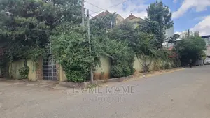 8bdrm House in Addis Abeba, Bole for sale