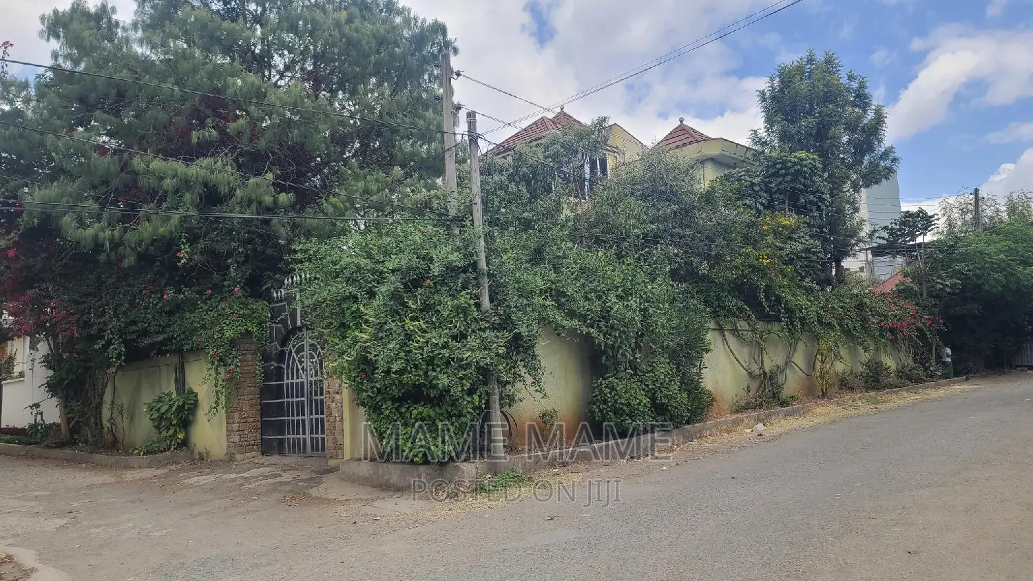 8bdrm House in Addis Abeba, Bole for sale