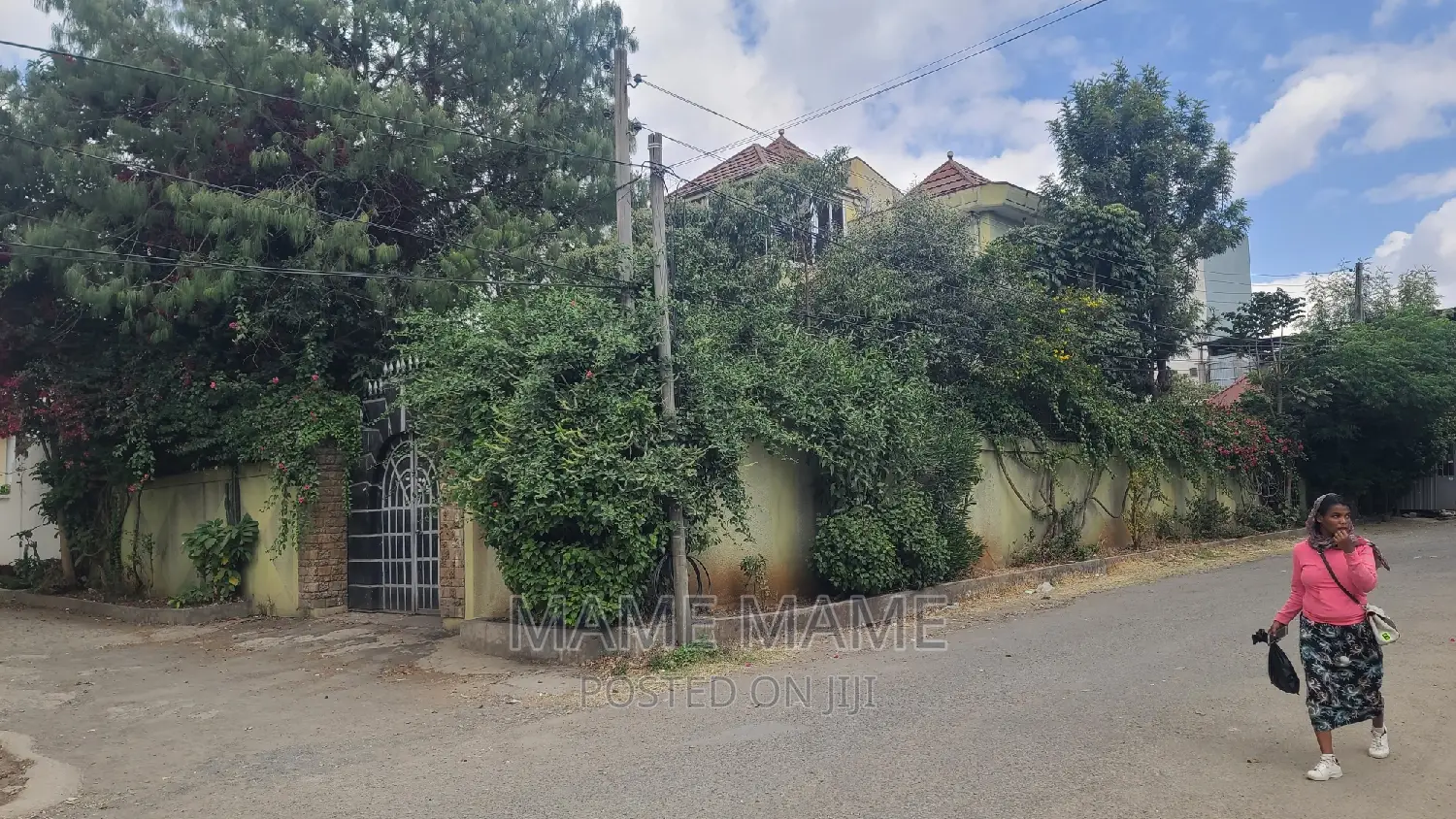 8bdrm House in Addis Abeba, Bole for sale