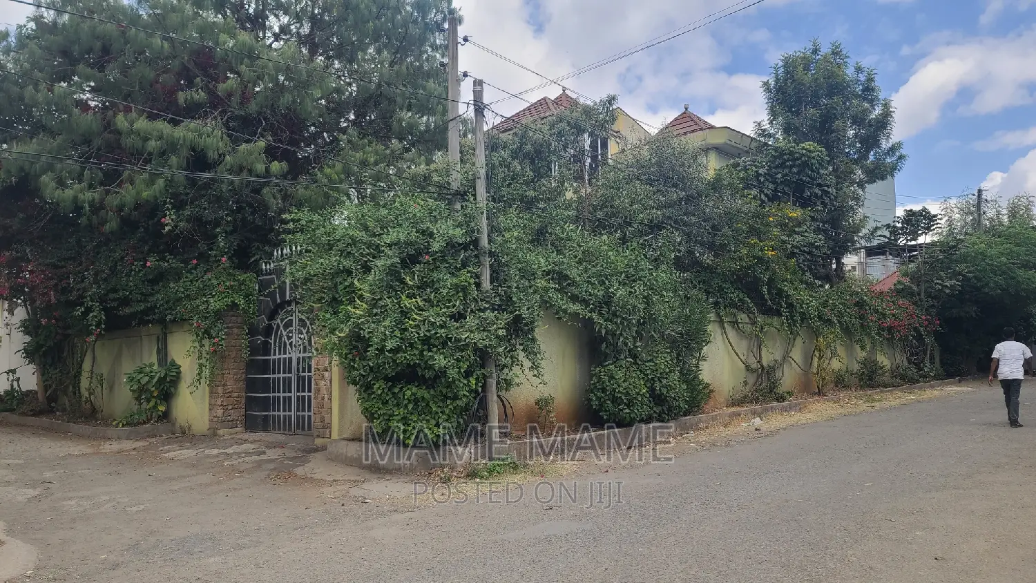8bdrm House in Addis Abeba, Bole for sale