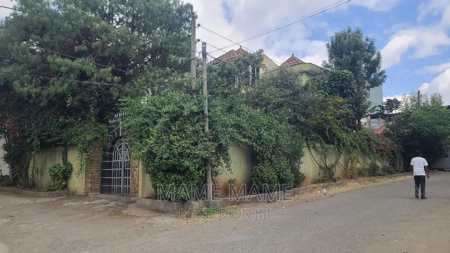 8bdrm House in Addis Abeba, Bole for sale