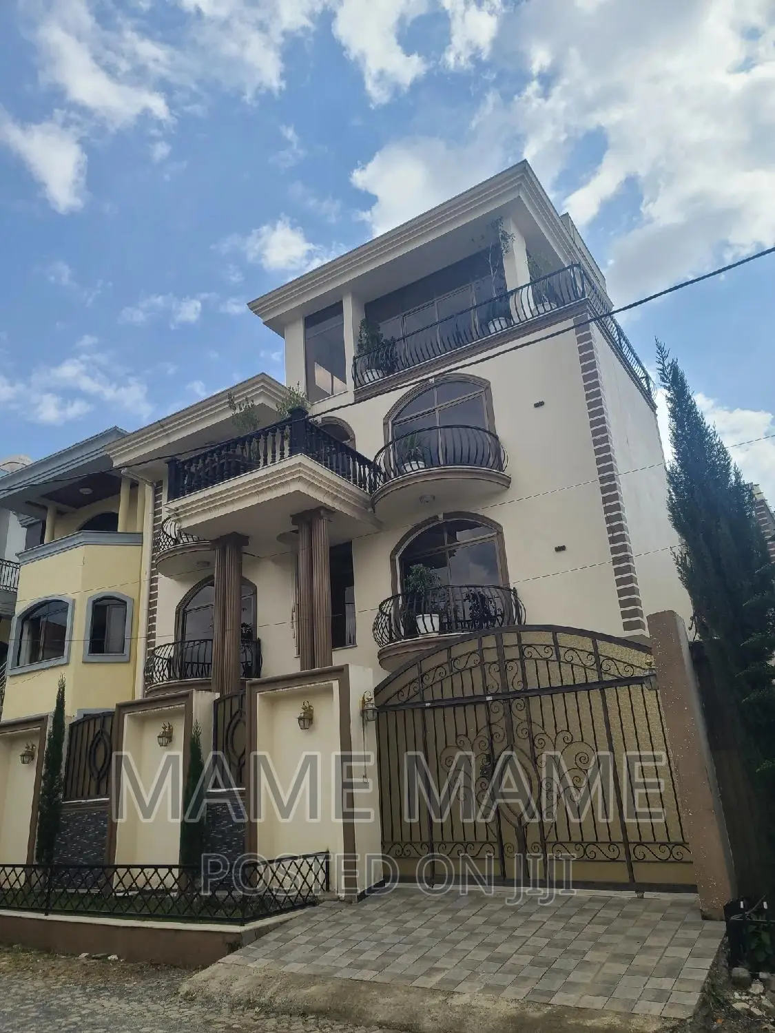 9bdrm House in Addis Abeba, Bole for sale