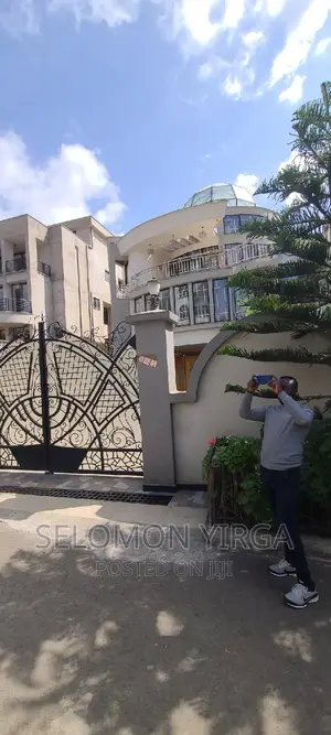 6bdrm House in Adis Ababa, Bole for sale