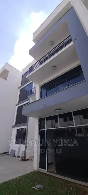 12bdrm House in Adis Ababa, Bole for sale