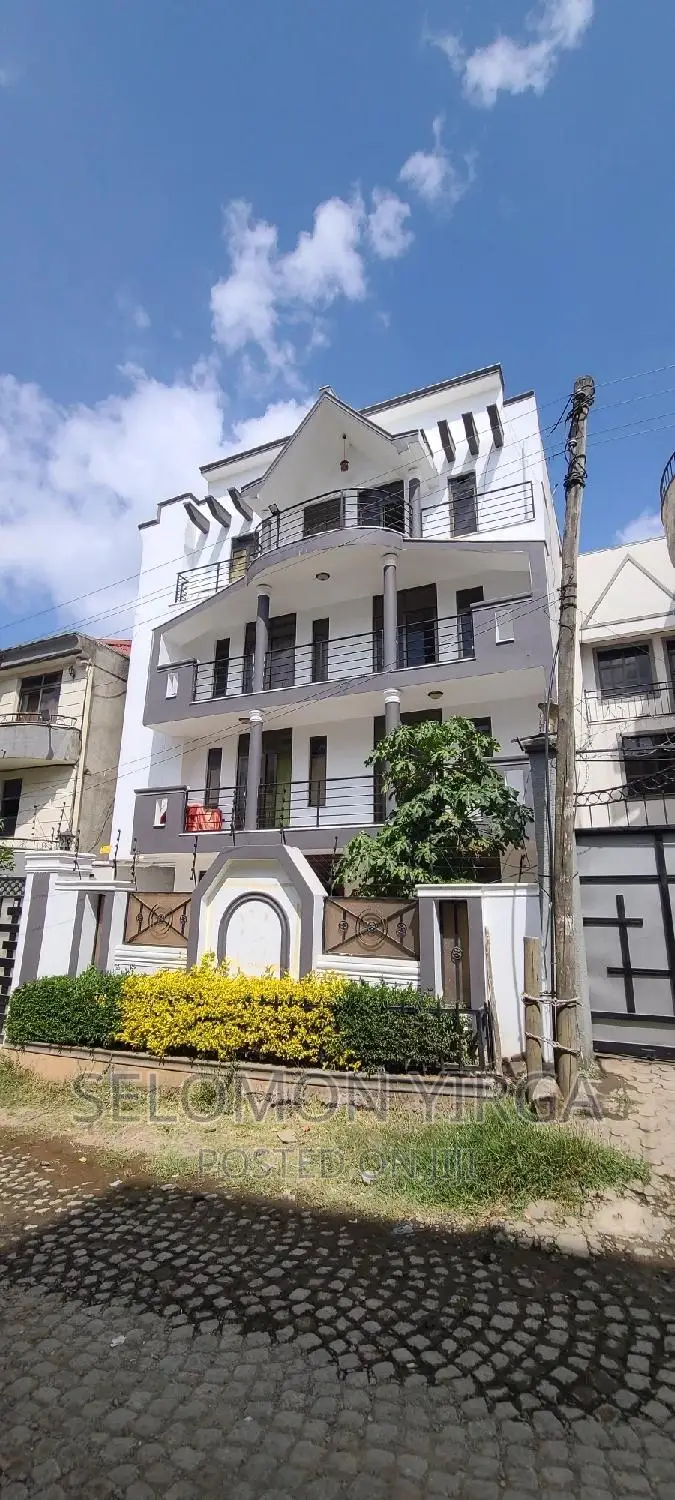 10bdrm House in Adis Ababa, Bole for sale