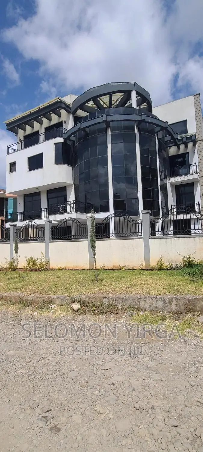 14bdrm House in Adis Ababa, Bole for rent