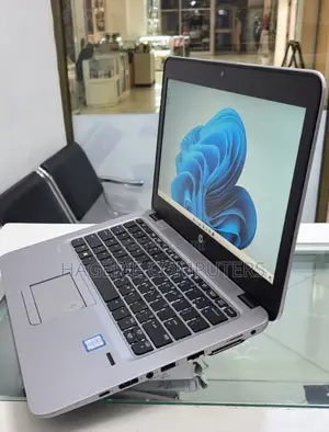 New Laptop HP EliteBook 820 G3 8GB Intel Core I7 SSD 512GB