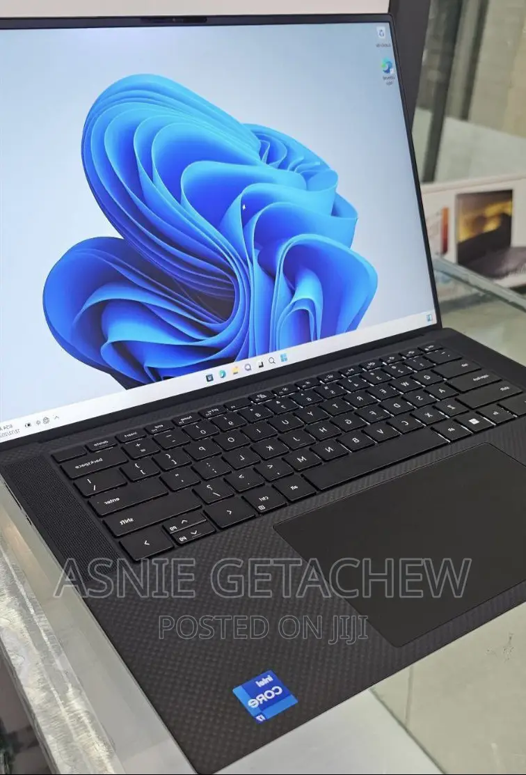 New Laptop Dell XPS 15 16GB Intel Core I7 HDD 512GB