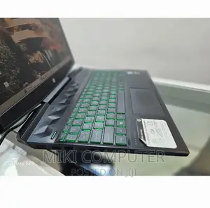 New Laptop HP Pavilion 15 8GB Intel Core I5 SSD 256GB