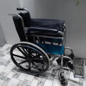 150 Kg Silver Manual Hospital Wheel Chair,4,Seat Height:47cm