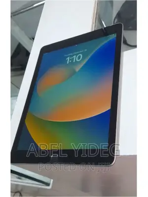 New Apple iPad (2022) 128 GB Silver