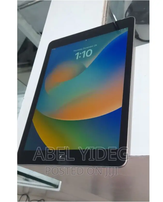 New Apple iPad (2022) 128 GB Silver