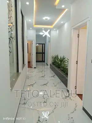 5bdrm House in Cmc, Bole for sale