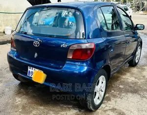 Toyota Vitz 2001 Blue