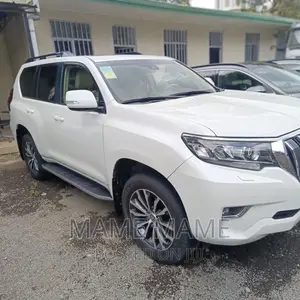 Toyota Land Cruiser 2022 White
