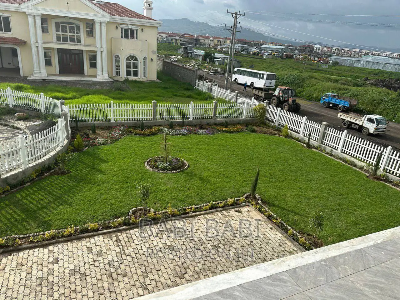 6bdrm House in Ccd Compound, Yeka for sale
