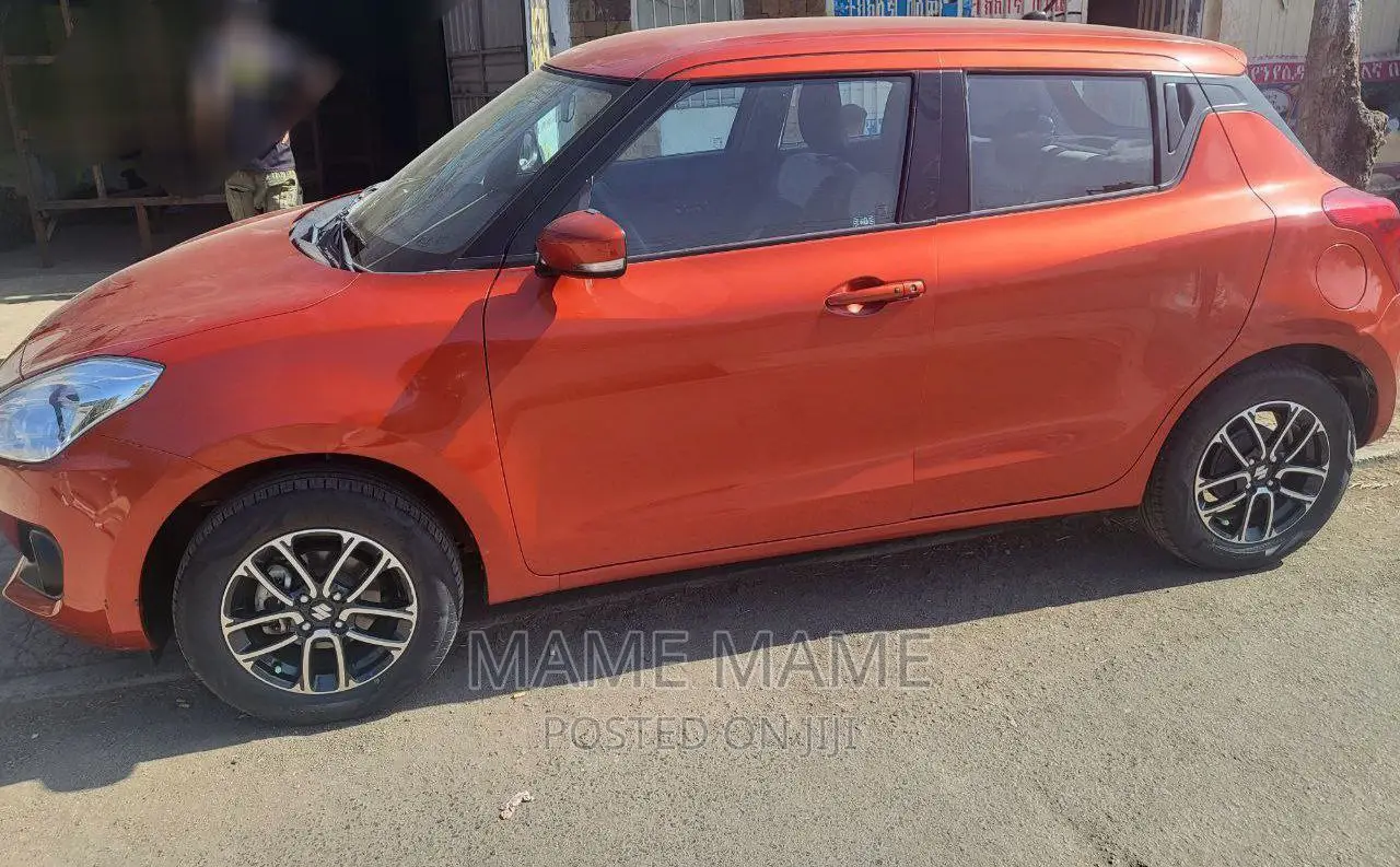 Suzuki Swift 2022 Red
