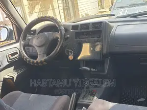 Toyota Hilux 2001 White