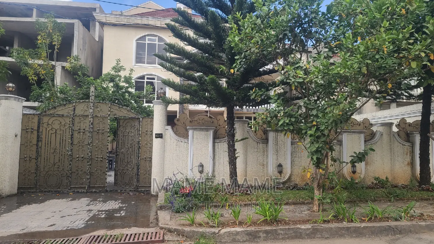 8bdrm Apartment in Addis Abeba, Bole for sale