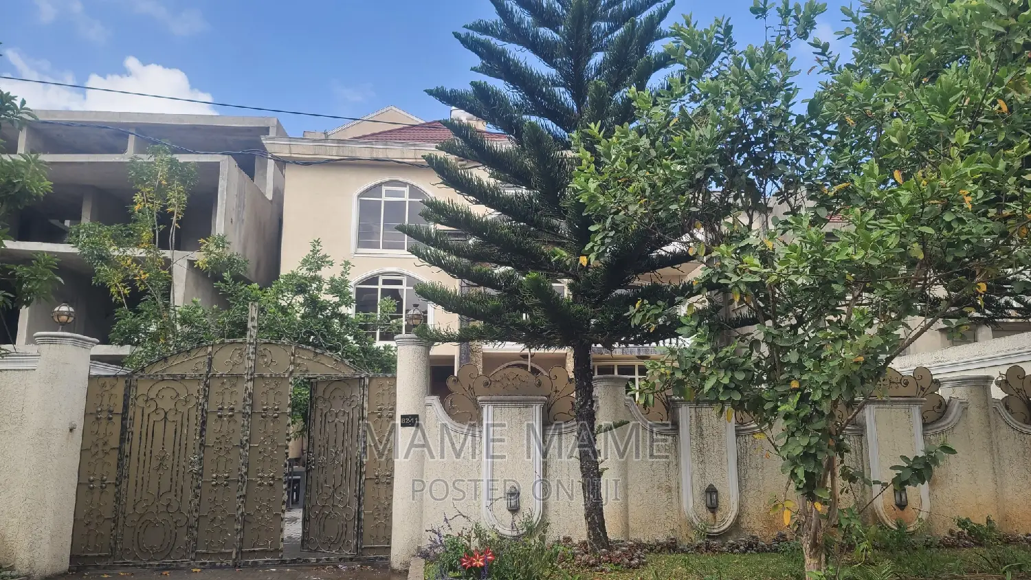 8bdrm Apartment in Addis Abeba, Bole for sale