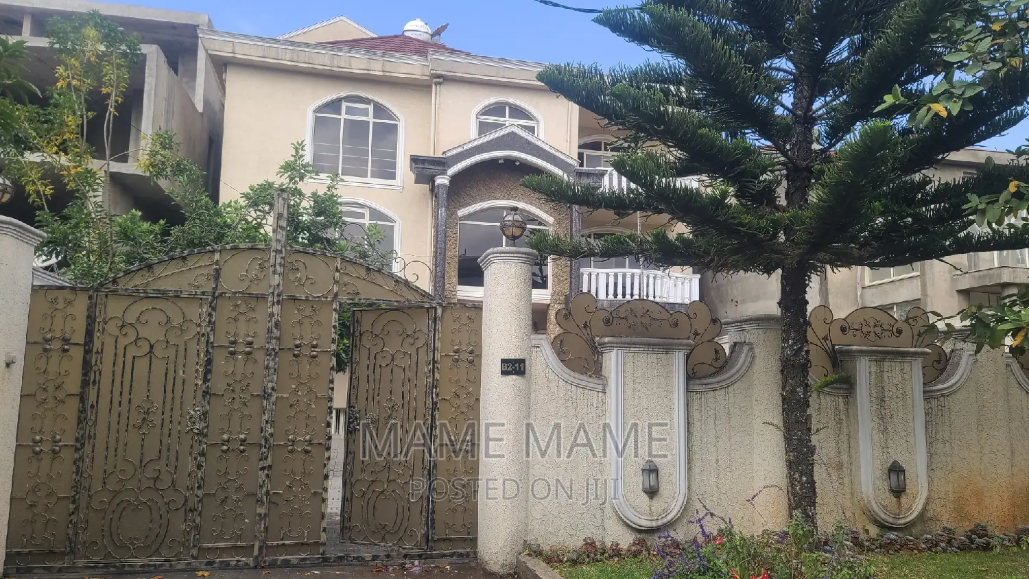 8bdrm Apartment in Addis Abeba, Bole for sale