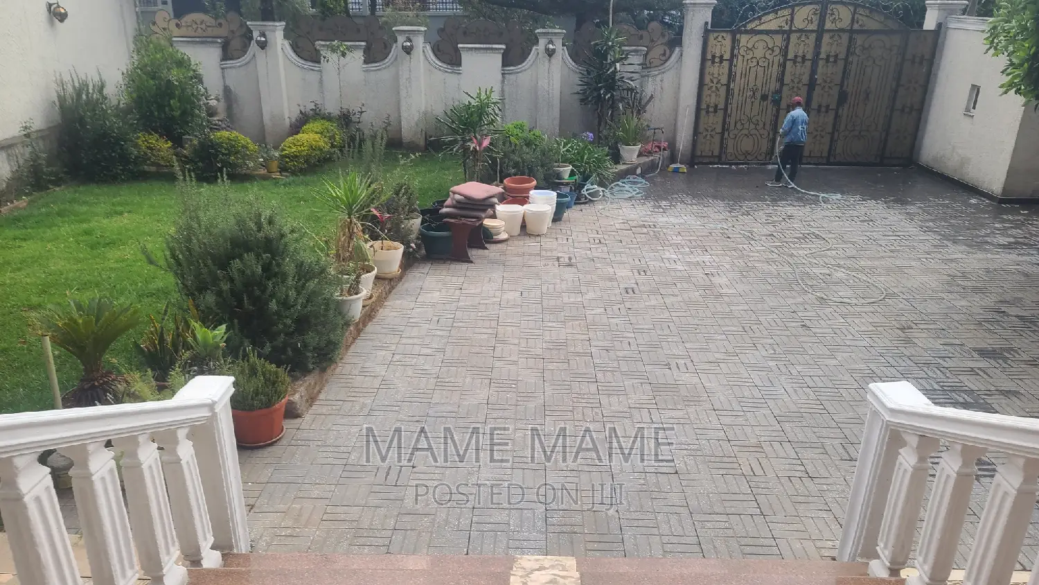 8bdrm Apartment in Addis Abeba, Bole for sale