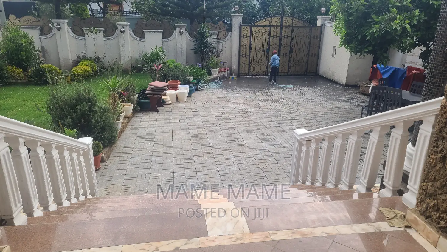 8bdrm Apartment in Addis Abeba, Bole for sale